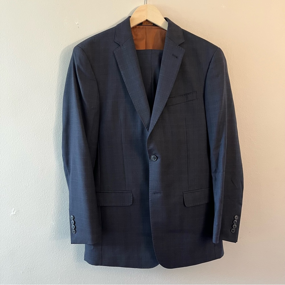 Joseph A. Bank Navy Plaid Suit. 40 L Slim Fit jacket with 32”x34” matching pants